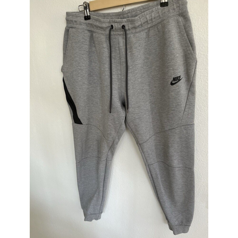 Nike Tech Fleece Joggers Men’s Sz Large Gray Black Sweatpants Premium Loungewear